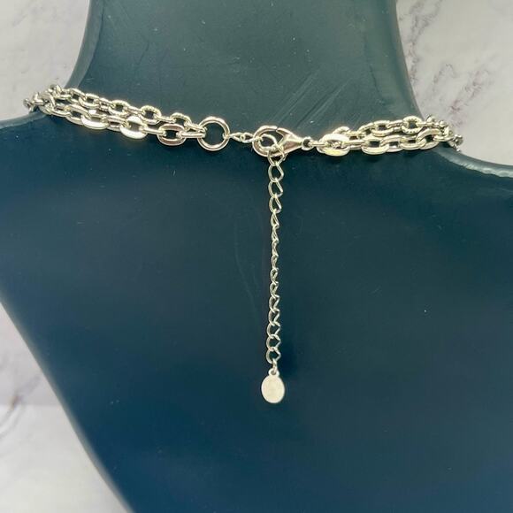 Cookie Lee hammered silver tone circle chain necklace - Picture 2 of 7